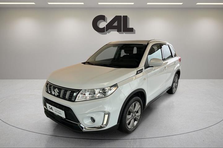 Hvid Suzuki Vitara fra 2020 set udefra
