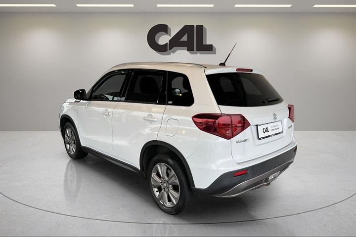 Hvid Suzuki Vitara fra 2020