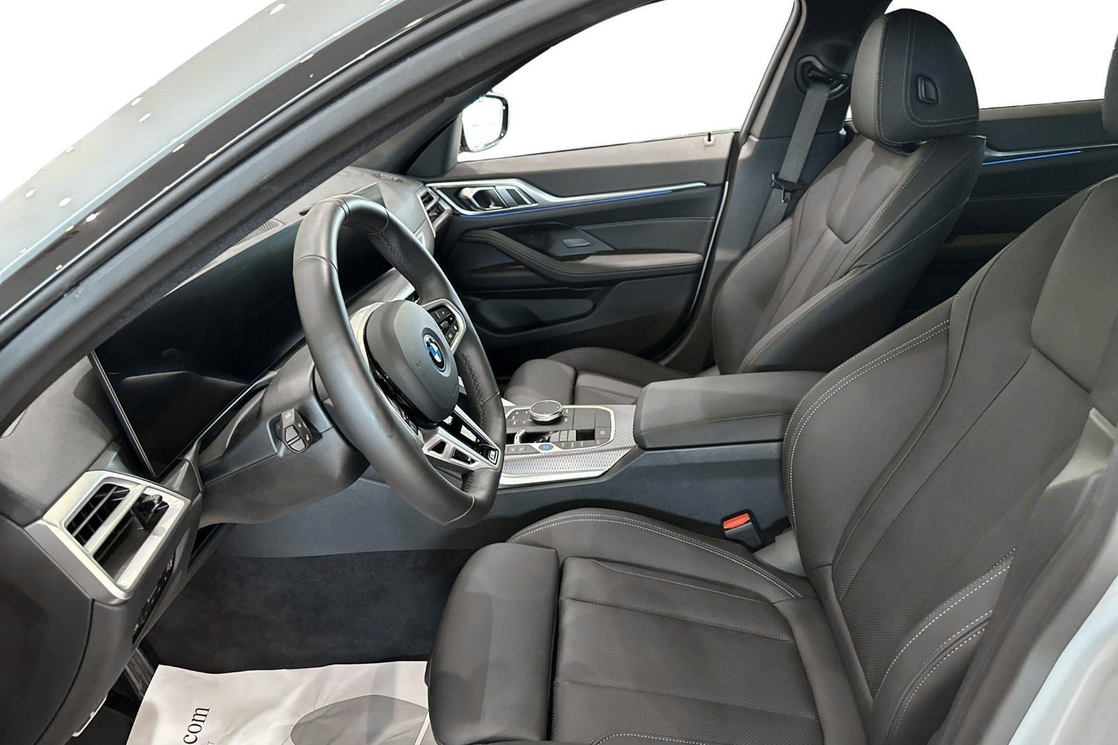 Grå BMW i4 fra 2024