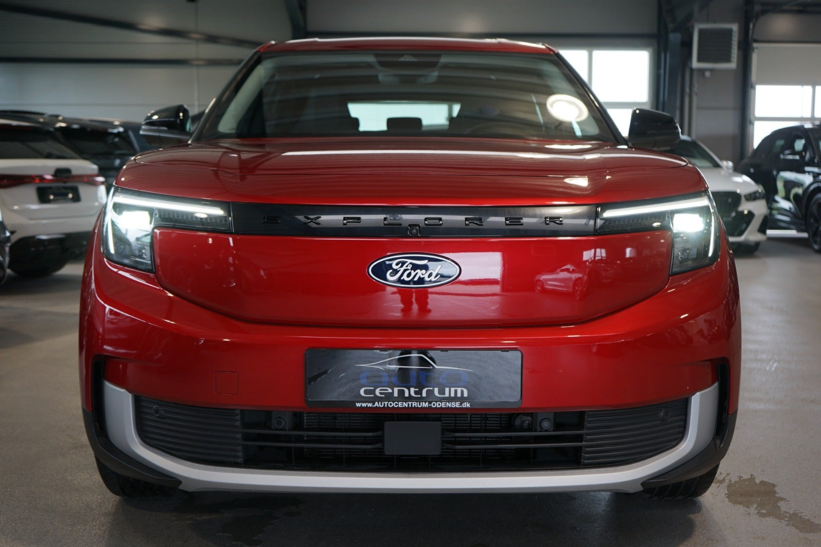 Rød Ford Explorer fra 2025
