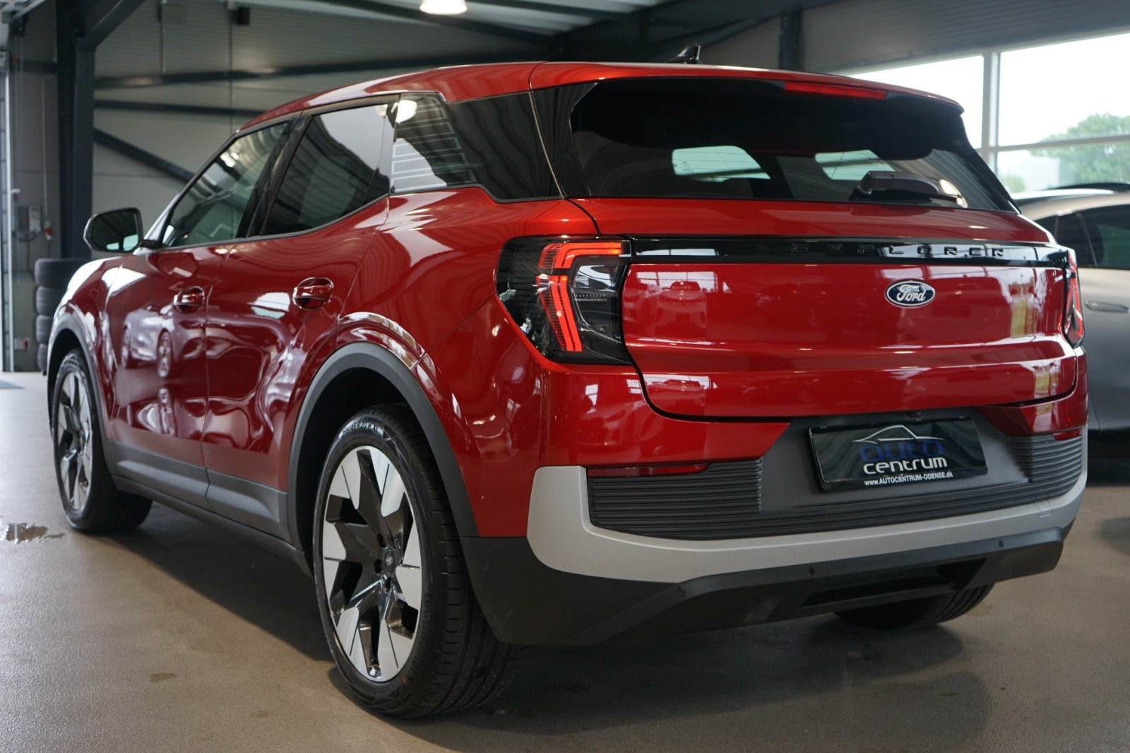 Rød Ford Explorer fra 2025