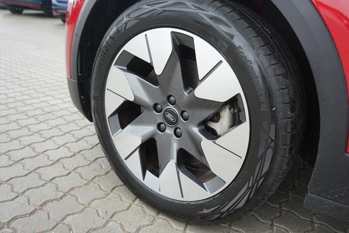 Rød Ford Explorer fra 2025
