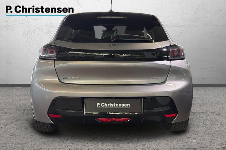 Grå Peugeot e-208 fra 2023