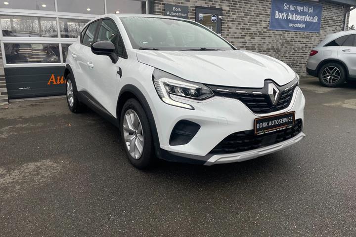 Hvid Renault Captur fra 2020 set udefra