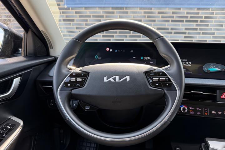 Blå Kia EV6 fra 2024