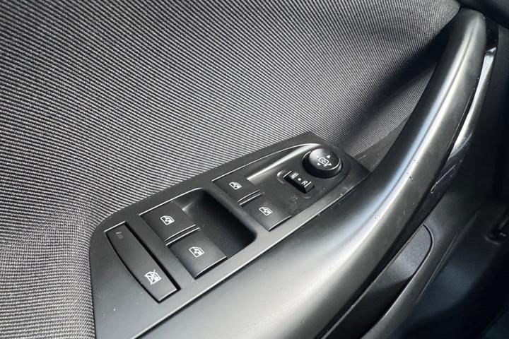 undefined Opel Astra fra 2017