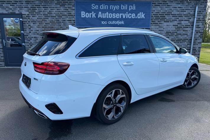 Hvid Kia Ceed fra 2021