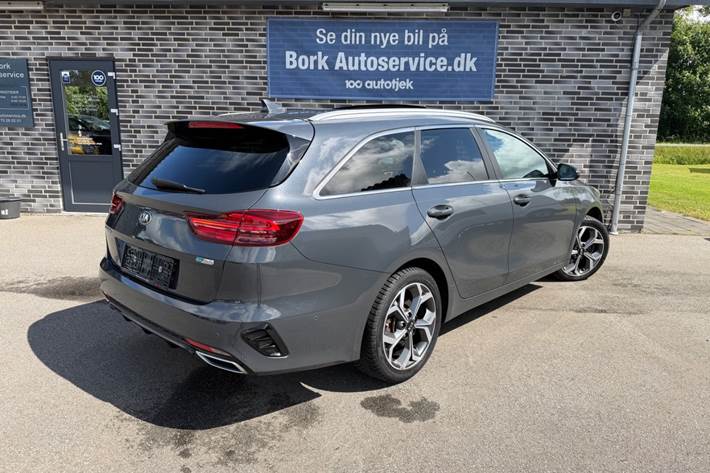 Grå Kia Ceed fra 2021