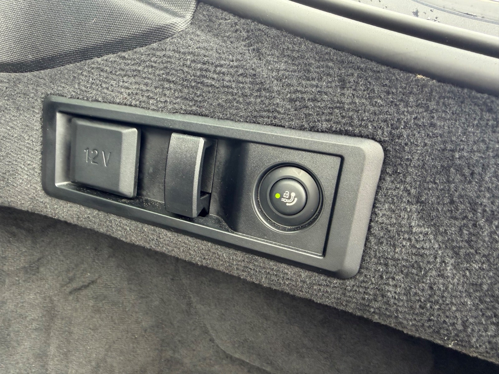 Grå BMW i4 fra 2023