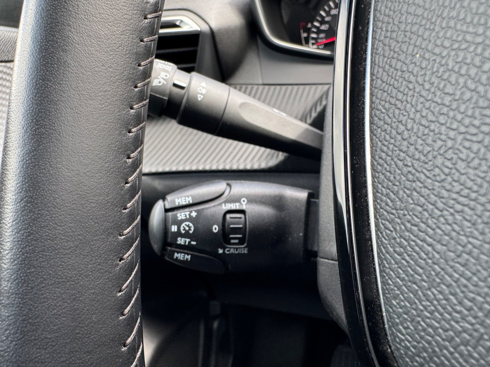 undefined Peugeot 208 fra 2022