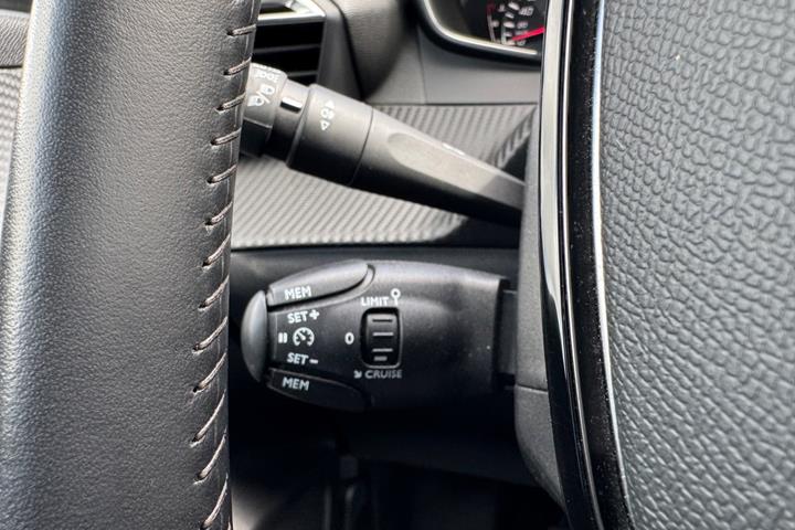 undefined Peugeot 208 fra 2022