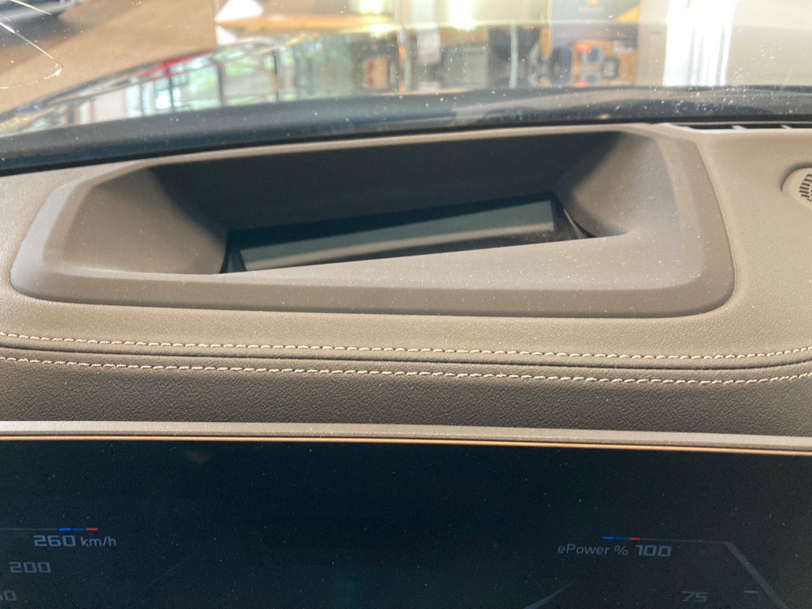Blå BMW i4 fra 2026