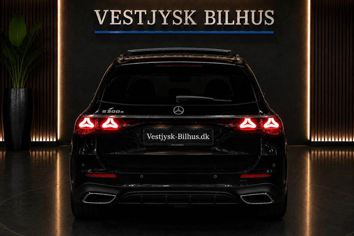 Sort Mercedes E300 e fra 2025