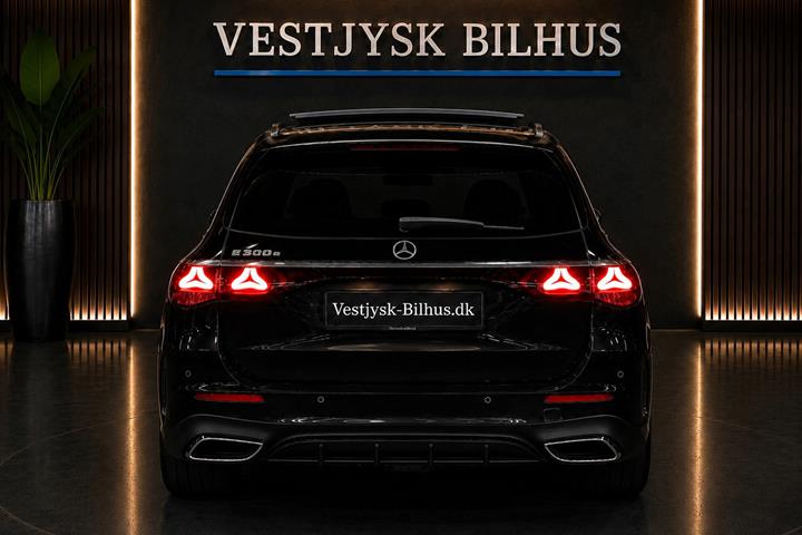 Sort Mercedes E300 e fra 2025