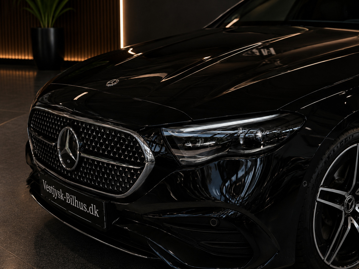 Sort Mercedes E300 e fra 2025