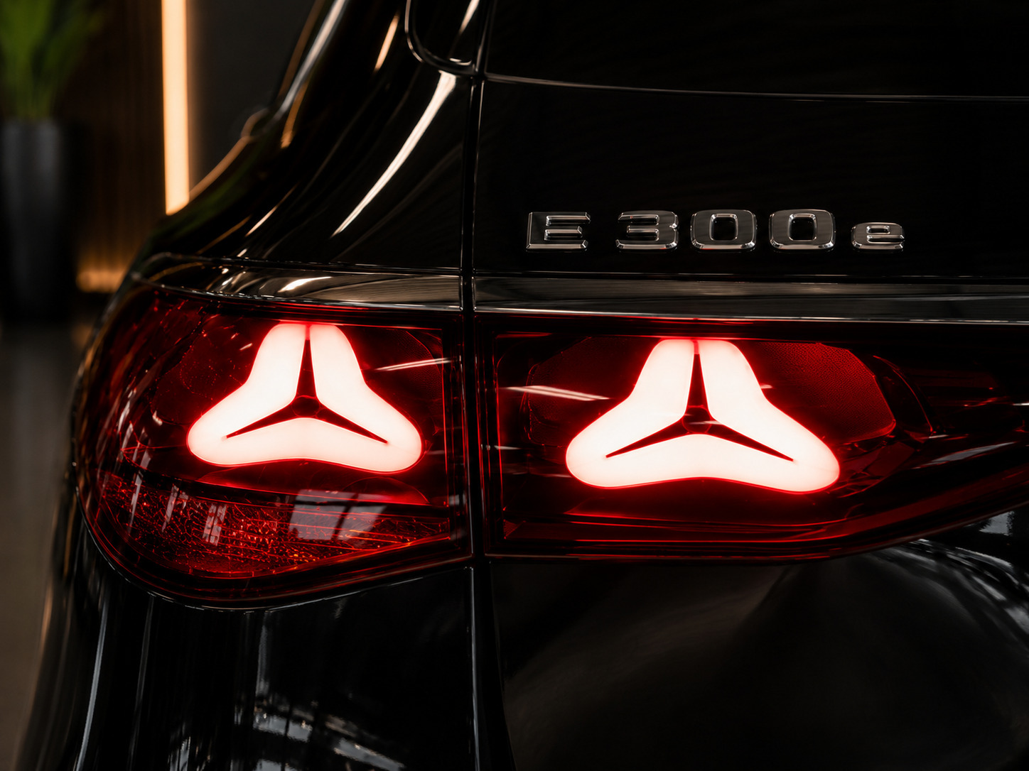 Sort Mercedes E300 e fra 2025