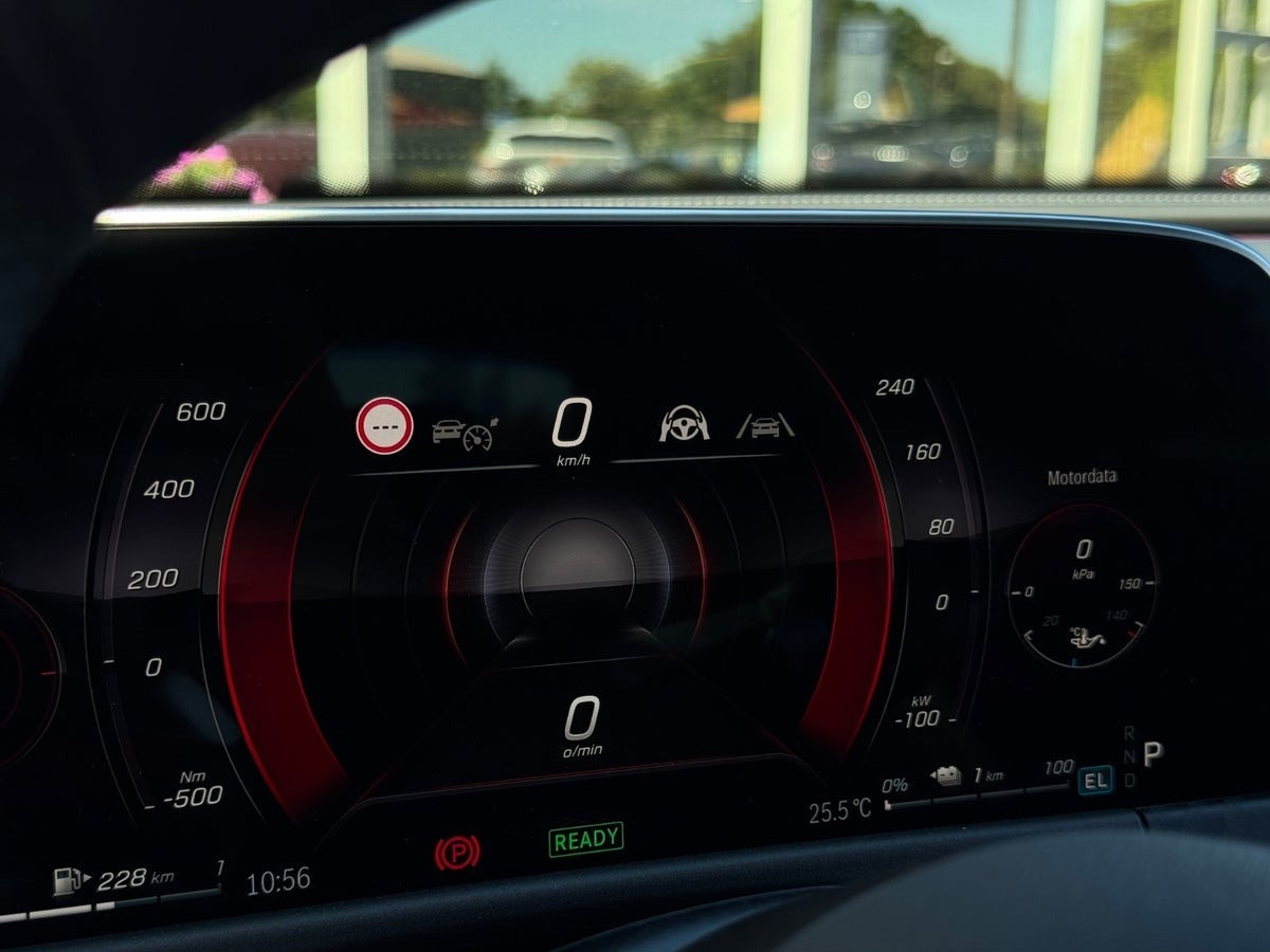 Sort Mercedes E300 e fra 2025