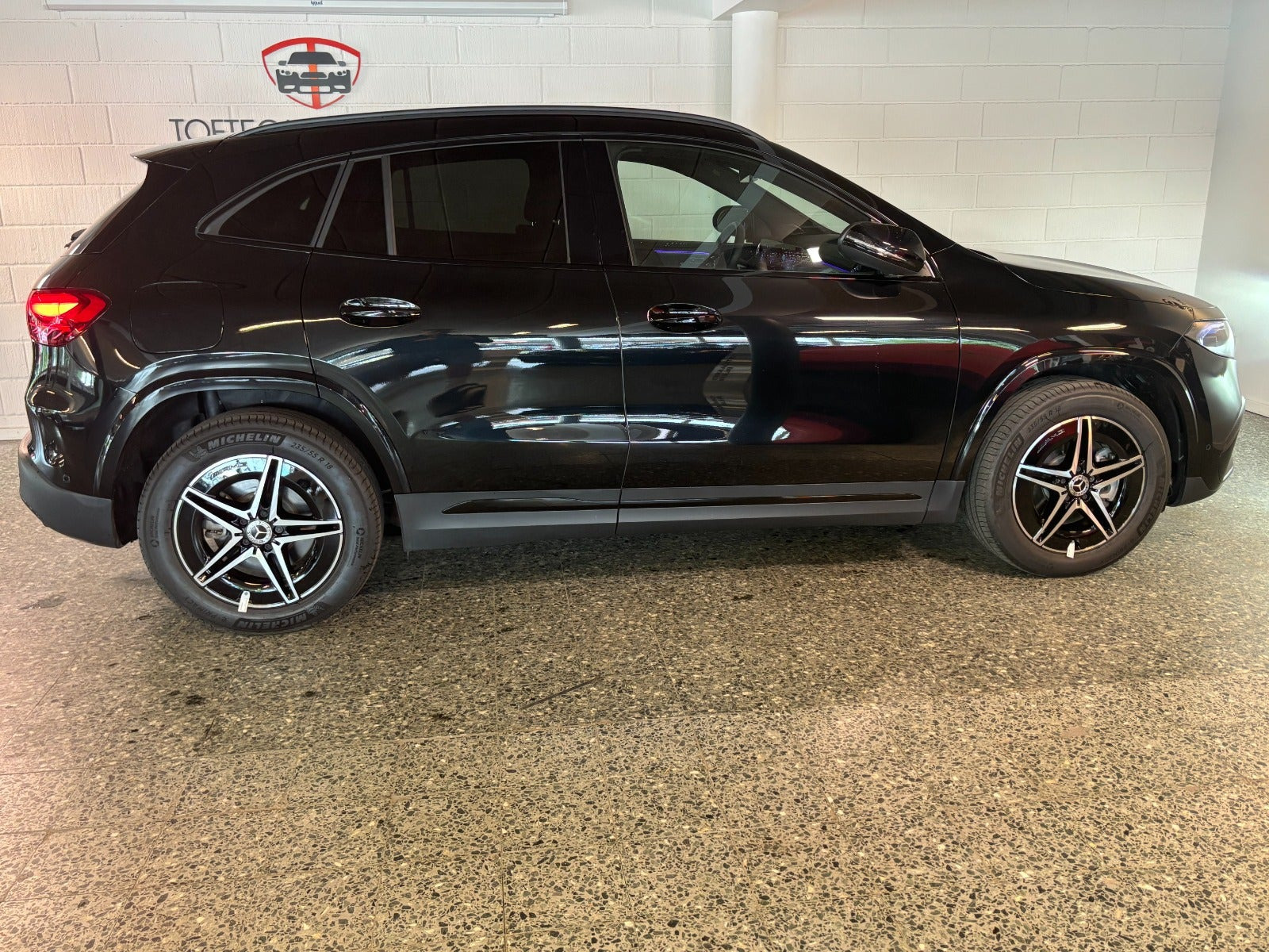 Sort Mercedes EQA250+ fra 2025