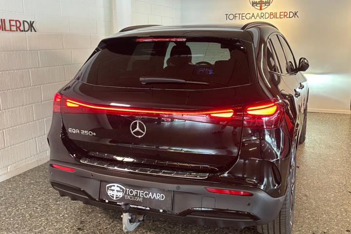 Sort Mercedes EQA250+ fra 2025