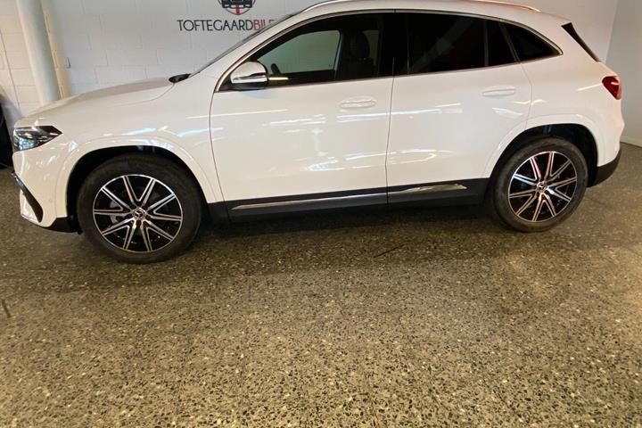 Gul Mercedes EQA250+ fra 2025