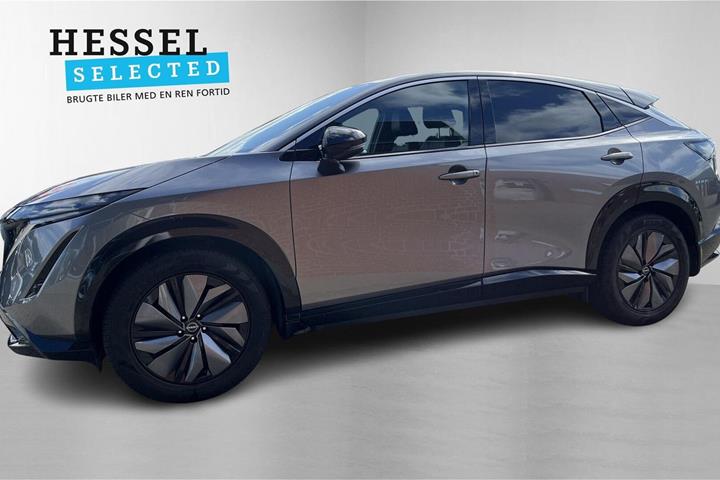 Grå Nissan Ariya fra 2023