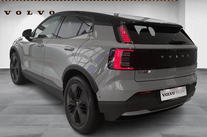 Grå Volvo EX30 Cross Country fra 2025