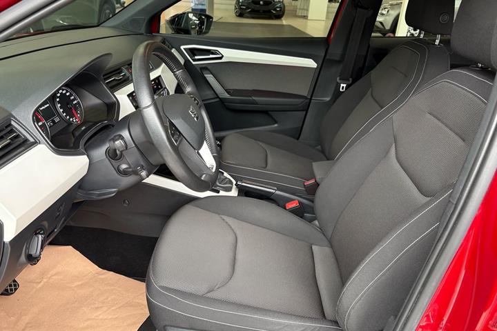 Rød Seat Arona fra 2019