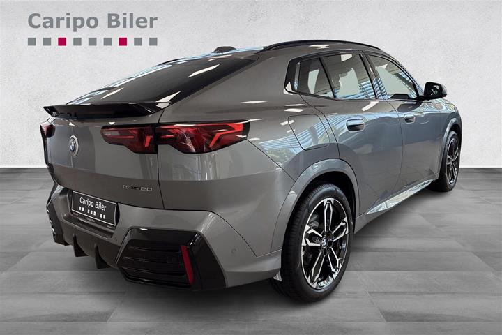 Grå BMW iX2 fra 2026