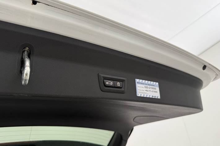 Hvid BMW iX3 fra 2021