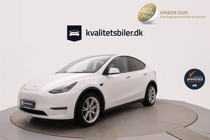 Hvid Tesla Model Y fra 2022