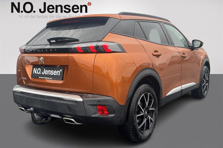 Orange Peugeot 2008 fra 2020