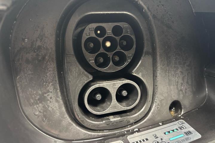 Hvid VW ID.4 fra 2023