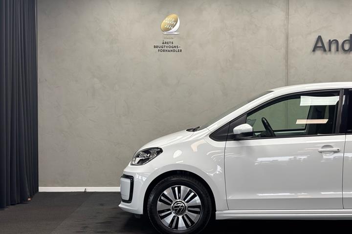 Hvid VW e-up fra 2021