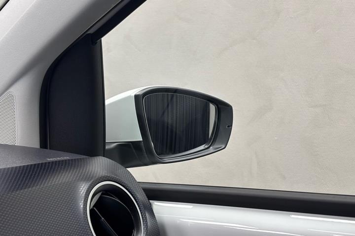 Hvid VW e-up fra 2021