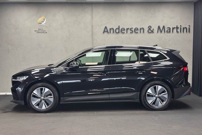 Sort Skoda Enyaq fra 2023