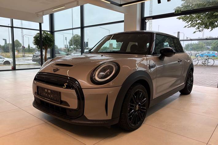 Brun Mini Cooper fra 2022