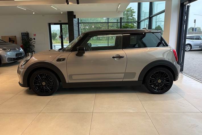 Brun Mini Cooper fra 2022