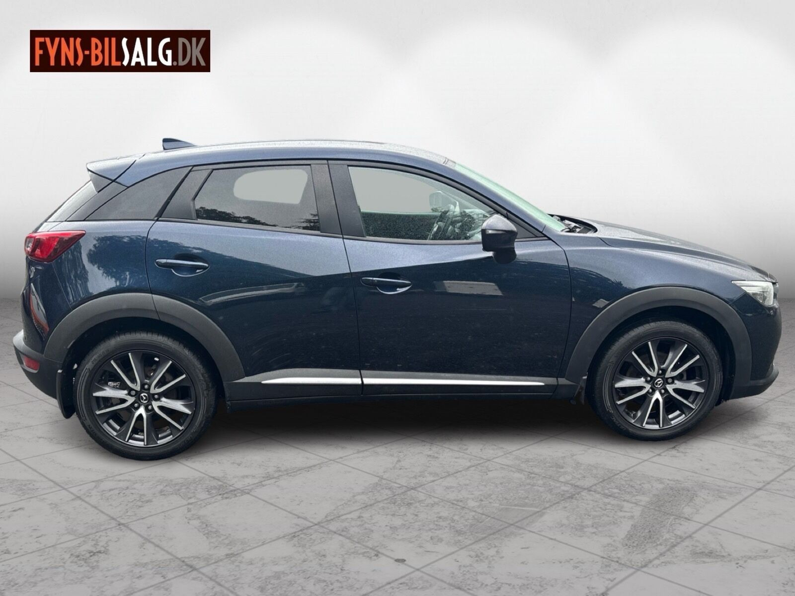 Blå Mazda CX-3 fra 2018