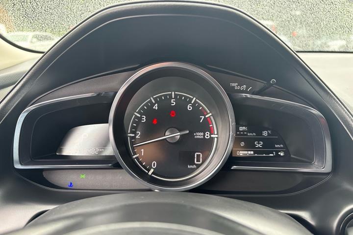 Blå Mazda CX-3 fra 2018