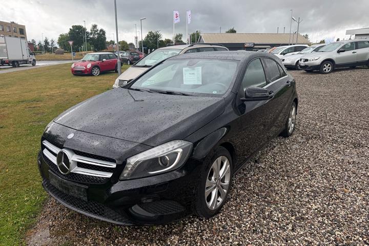 undefined Mercedes A180 d fra 2013 set udefra