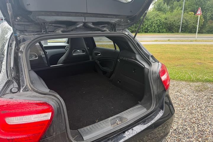 undefined Mercedes A180 d fra 2013