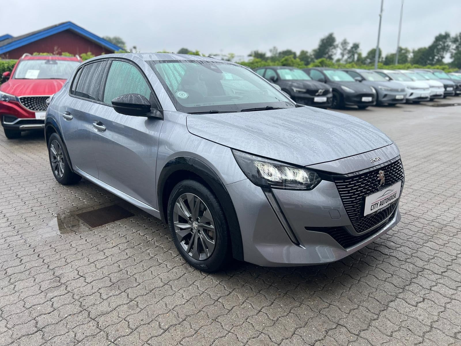 Sølv Peugeot e-208 fra 2022