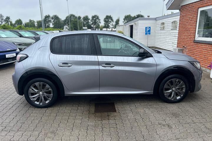 Sølv Peugeot e-208 fra 2022