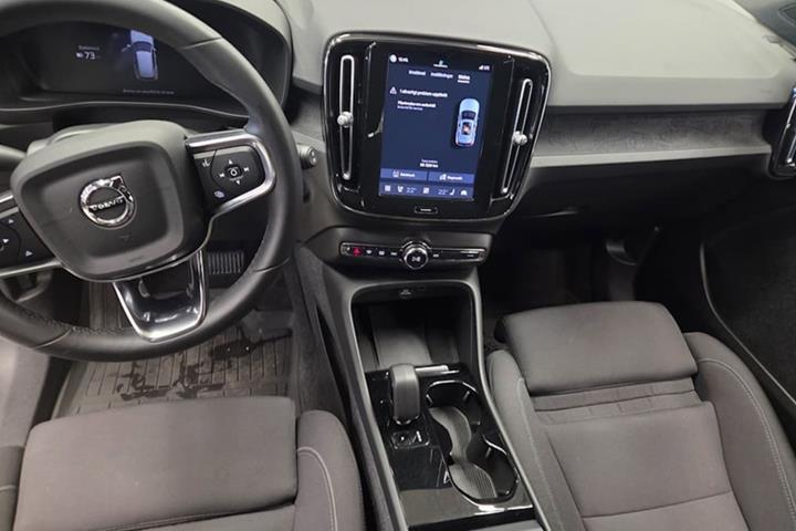 Sort Volvo XC40 fra 2023
