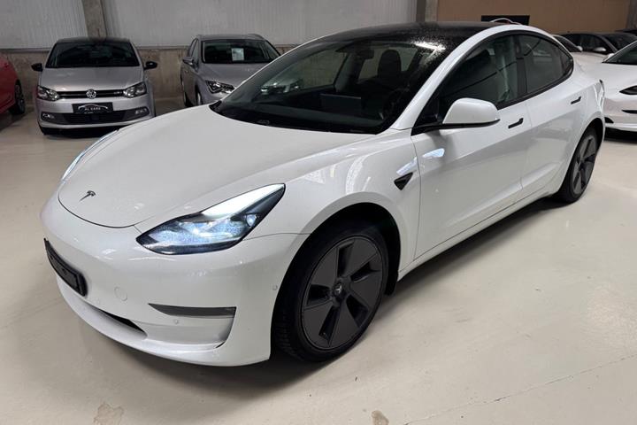 undefined Tesla Model 3 fra 2021 set udefra