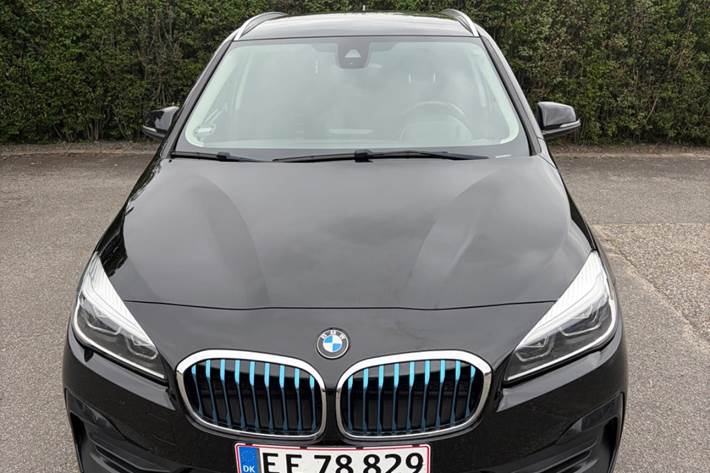 Sort BMW 225xe fra 2018
