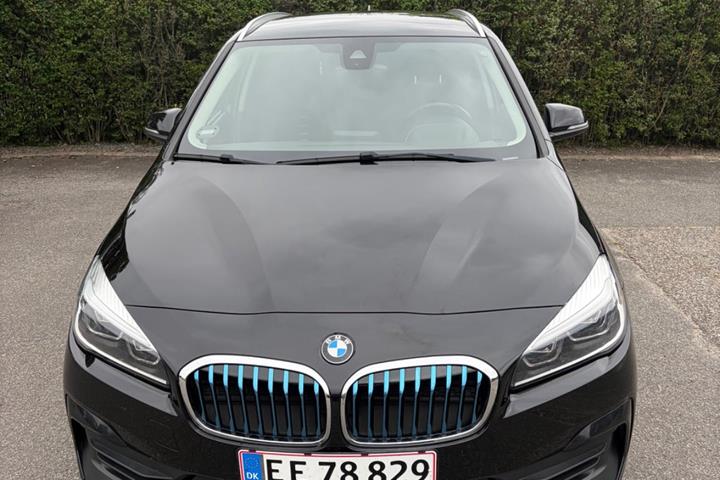 Sort BMW 225xe fra 2018
