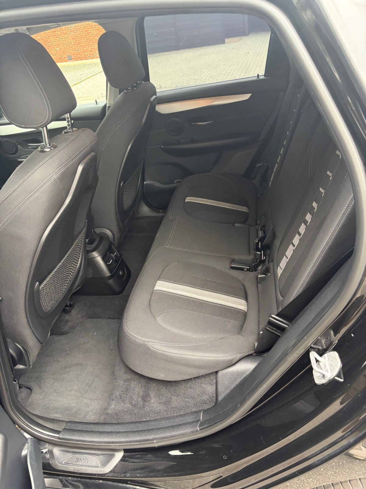 Sort BMW 225xe fra 2018