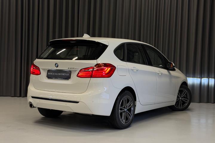 Hvid BMW 225xe fra 2019