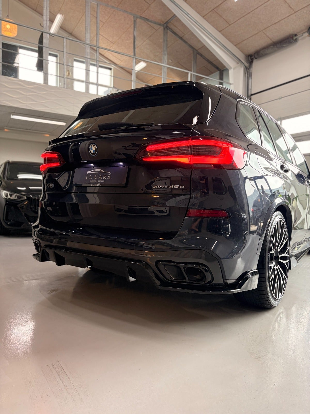 Sort BMW X5 fra 2022